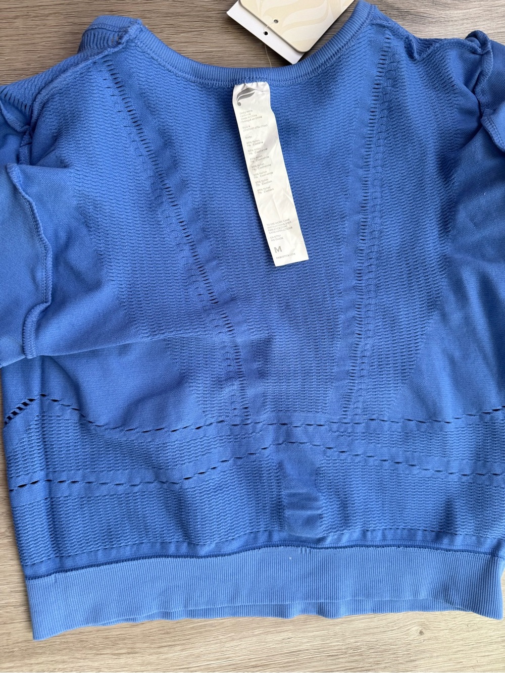 Fabletics Periwinkle Seamless Long Sleeve Crop Top - Picture 6 of 6